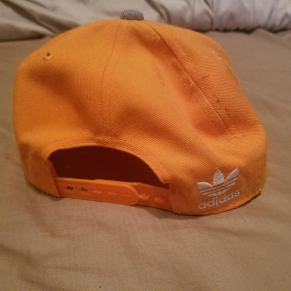 Adidas Snapback - Picture 3 of 3